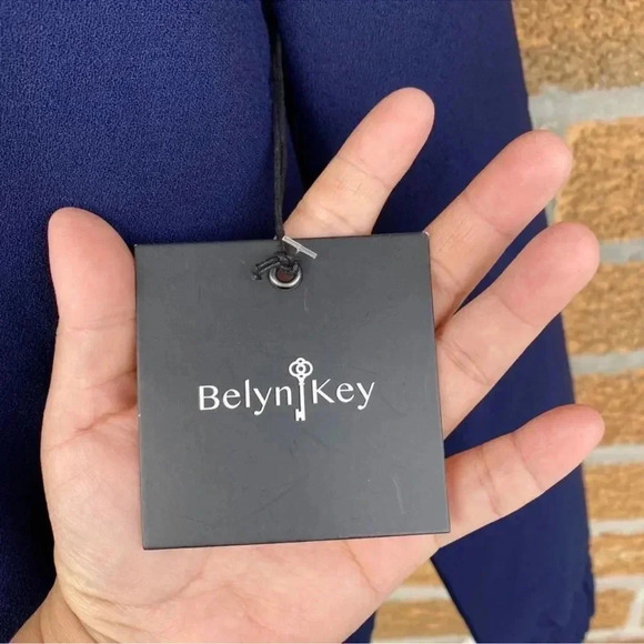 BELYN KEY BALMORAL BOMBER
JACKET MÉDIUM - Picture 10 of 16